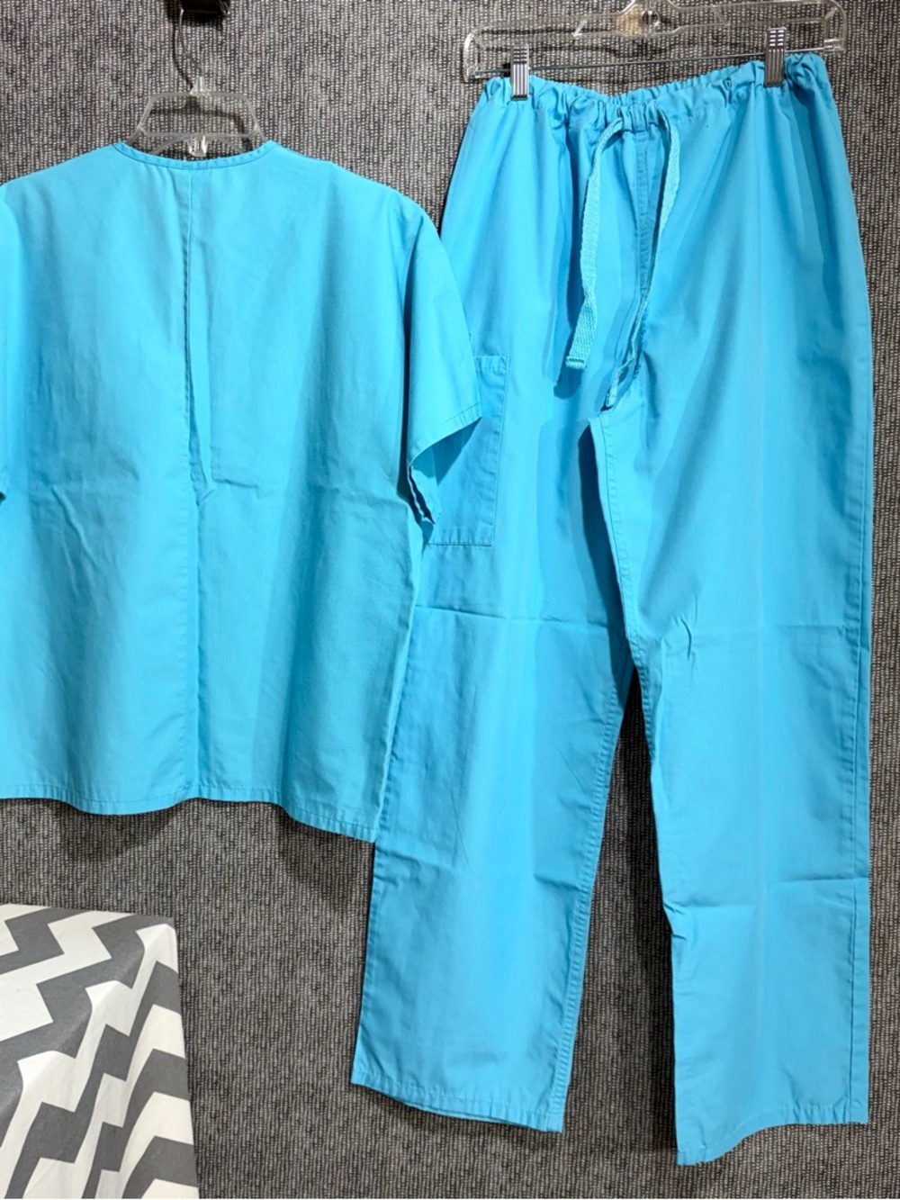Cherokee Scrub Set - Picture 3 of 14